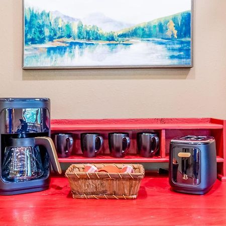 Cardinals Crest Apartment Glenville Екстериор снимка