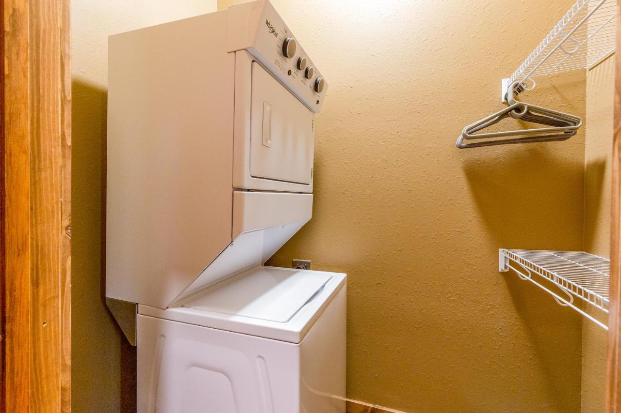 Cardinals Crest Apartment Glenville Екстериор снимка